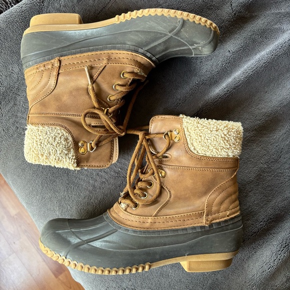 Tommy Hilfiger Shoes - Tommy Hilfiger Women’s Rainah Duck Boots Size 8